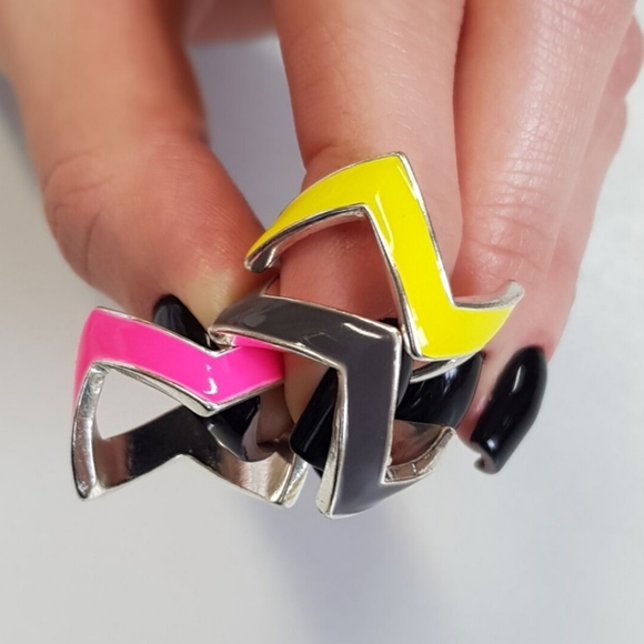 3 Crown Stackable Rings - Picture 12 of 12